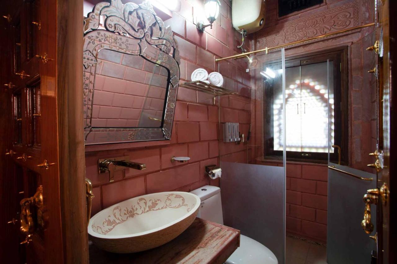 Stayvista At Pink Palace Rajasthani Decor Ooty Exterior photo